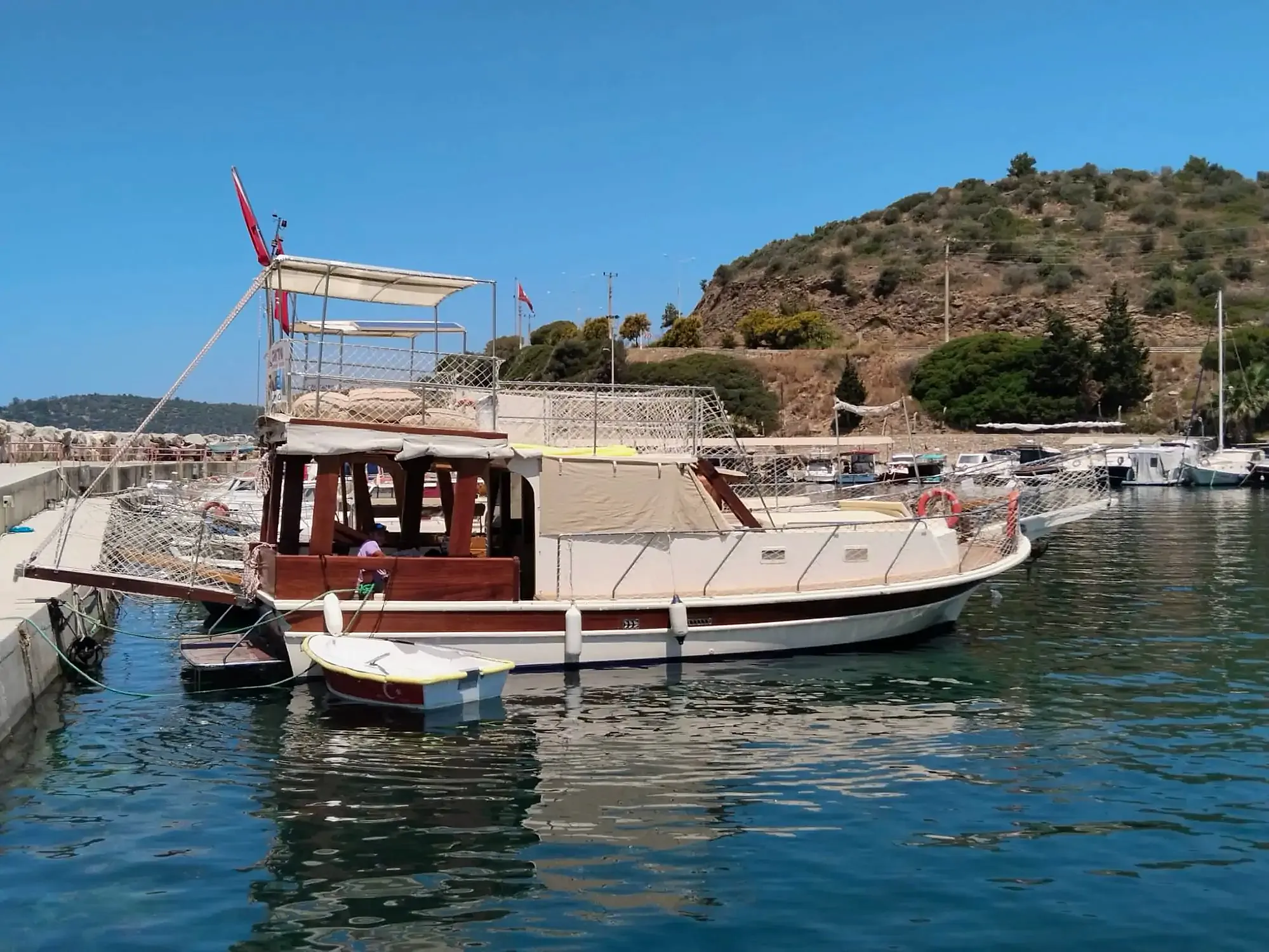 İzmir Özdere Çıkışlı 12 Kişilik Özel Tekne Turu