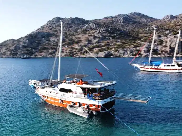Bozburun 4 Kamaralı Gulet Kiralama