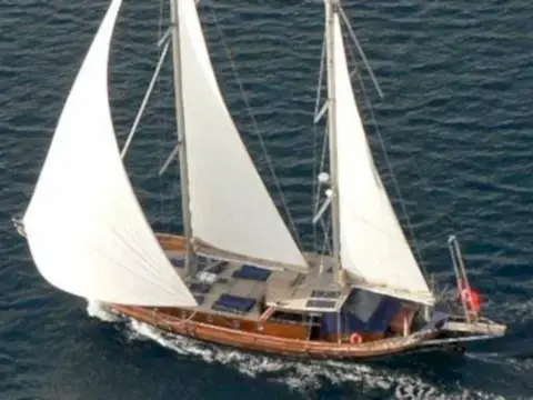 Bodrum Kiralık Ödüllü Tirhandil Tipi Yat