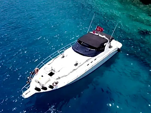 Göcek'te 3 Kamaralı Motoryat Kiralama