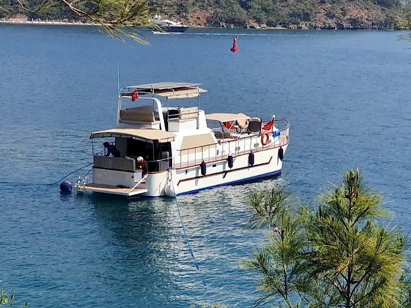 Kadın Kaptan Mavi Tur Teknesi Göcek